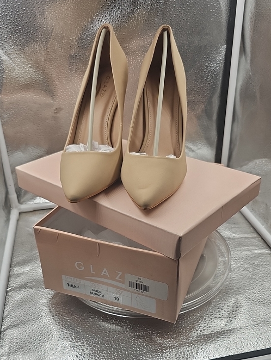 Glaze Shoes - R Tan And Cream Colored Glaze Heels size 10